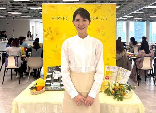 皮膚科医の友利新氏